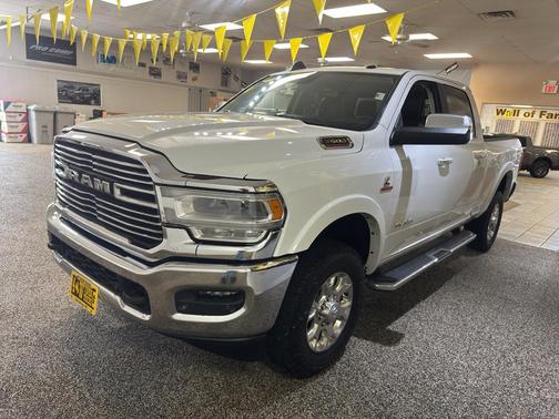 Bright White Clearcoat 2022 RAM 2500 Laramie