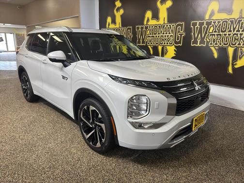 2024 Mitsubishi Outlander PHEV SEL