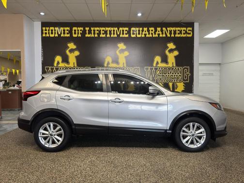 Brilliant Silver Metallic 2019 Nissan Rogue Sport SV