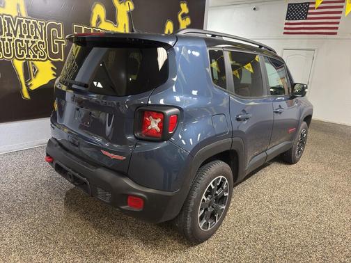 2023 Jeep Renegade Trailhawk