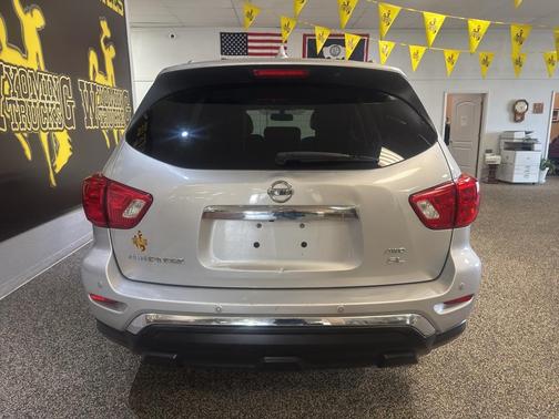 2020 Nissan Pathfinder SL