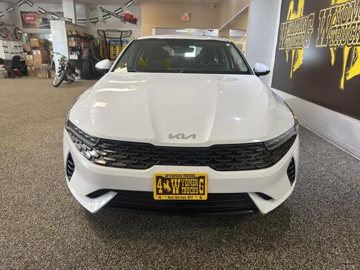 Glacial White Pearl 2022 Kia K5 LXS