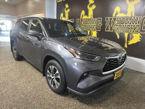 2024 Toyota Highlander XLE