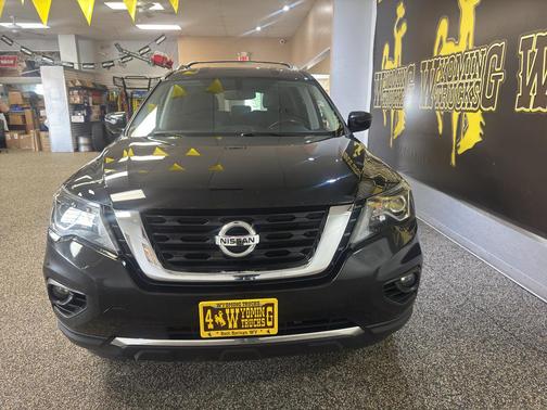 Magnetic Black Pearl 2019 Nissan Pathfinder SV