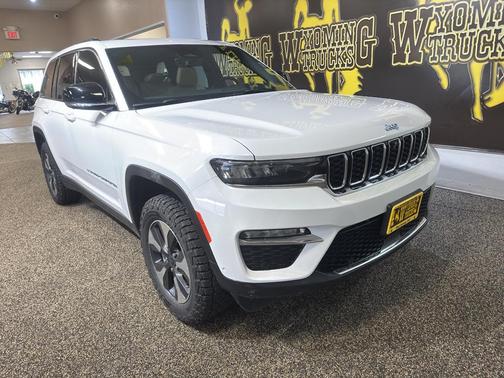 2022 Jeep Grand Cherokee 4xe Base