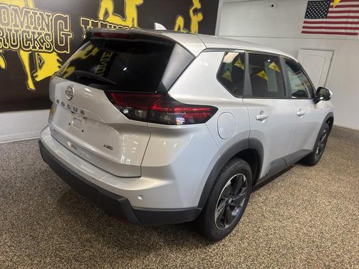 2025 Nissan Rogue SV