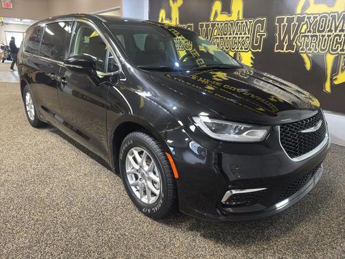 2024 Chrysler Pacifica Touring-L