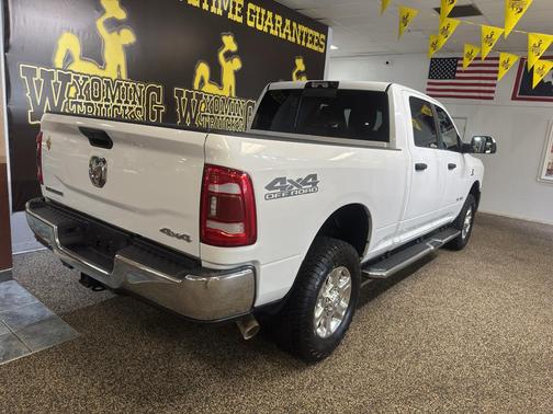 Bright White Clearcoat 2022 RAM 2500 Big Horn