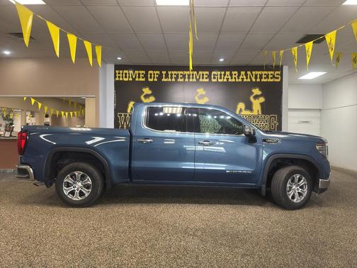 2024 GMC Sierra 1500 SLT