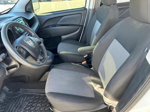 Photo 5 of 31 of 2021 RAM ProMaster City Tradesman