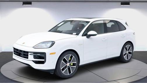 Carrara White Metallic 2025 Porsche Cayenne Cayenne S E-Hybrid