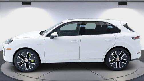 Carrara White Metallic 2025 Porsche Cayenne Cayenne S E-Hybrid