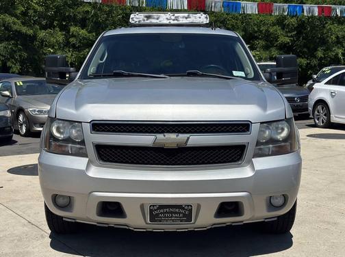 Sheer Silver Metallic 2011 Chevrolet Suburban 1500 LT
