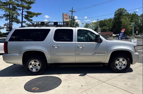 Sheer Silver Metallic 2011 Chevrolet Suburban 1500 LT