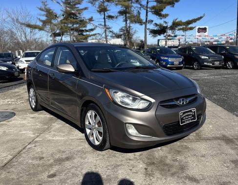 2013 Hyundai Accent SE
