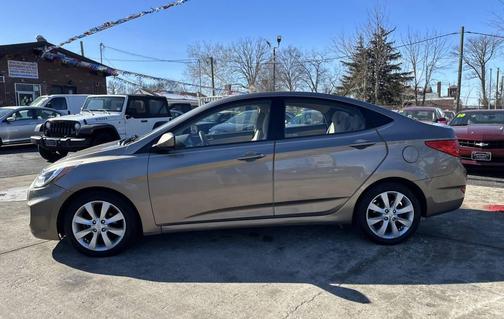 2013 Hyundai Accent SE