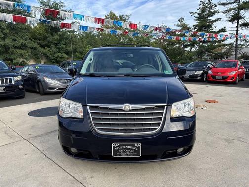 2010 Chrysler Town & Country Touring