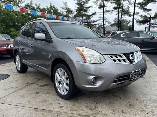 Gray 2013 Nissan Rogue SV w/SL Pkg