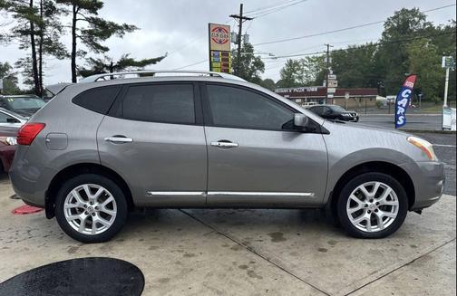 Gray 2013 Nissan Rogue SV w/SL Pkg
