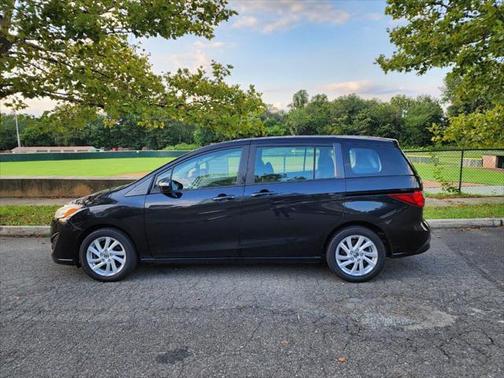 2014 Mazda Mazda5 Sport