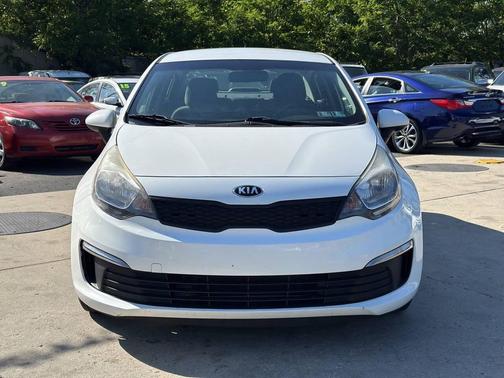 Clear White 2016 Kia Rio LX