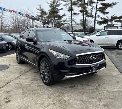 2017 INFINITI QX70 Base