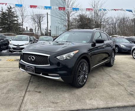 2017 INFINITI QX70 Base