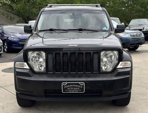 Brilliant Black Crystal Pearlcoat 2012 Jeep Liberty Sport
