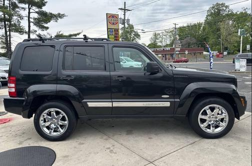 Brilliant Black Crystal Pearlcoat 2012 Jeep Liberty Sport
