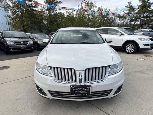 2010 Lincoln MKS Base