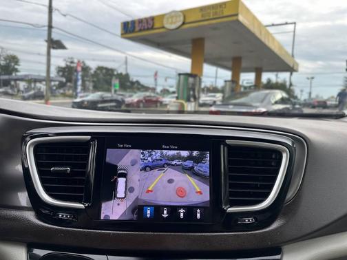 2018 Chrysler Pacifica Touring-L