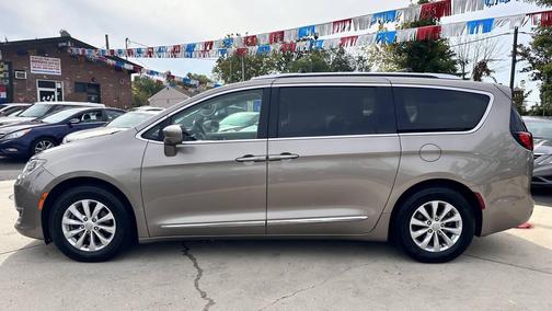 2018 Chrysler Pacifica Touring-L