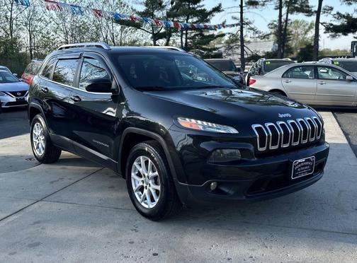 Brilliant Black Crystal Pearlcoat 2014 Jeep Cherokee Latitude