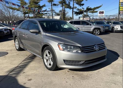 2012 Volkswagen Passat 2.5 SE