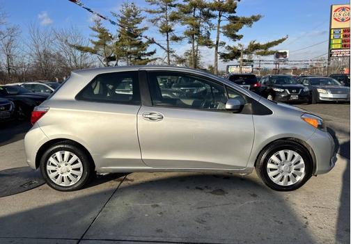 2012 Toyota Yaris LE