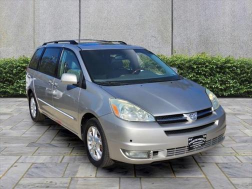 2004 Toyota Sienna XLE