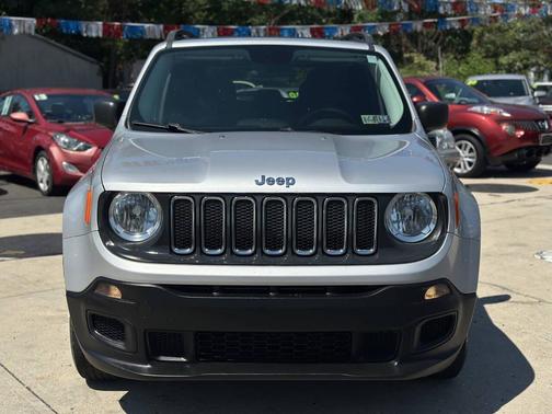 Glacier Metallic 2017 Jeep Renegade Sport