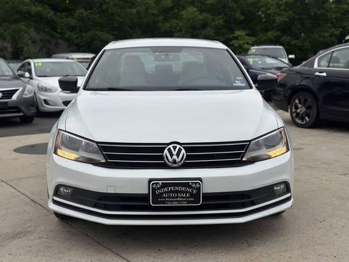Pure White 2015 Volkswagen Jetta 1.8T Sport