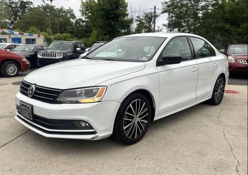 Pure White 2015 Volkswagen Jetta 1.8T Sport