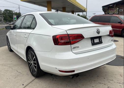 Pure White 2015 Volkswagen Jetta 1.8T Sport