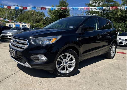 Agate Black Metallic 2019 Ford Escape SE