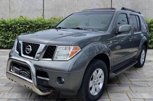 2006 Nissan Pathfinder LE