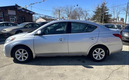 2014 Nissan Versa 1.6 SV