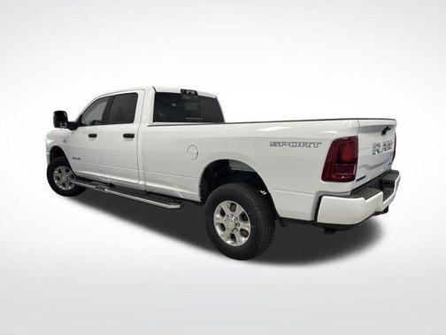 2025 RAM 2500 Big Horn Crew Cab 4x4 8' Box