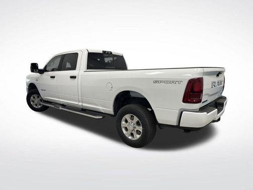 2025 RAM 2500 Big Horn Crew Cab 4x4 8' Box