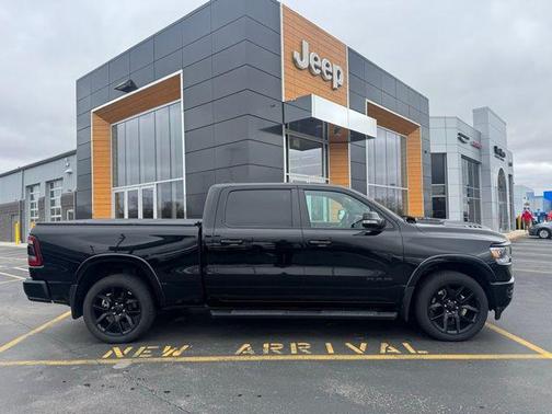 Diamond Black Crystal Pearlcoat 2020 RAM 1500 Laramie