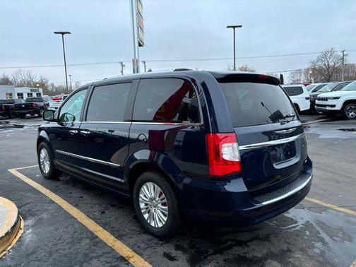2016 Chrysler Town & Country Limited