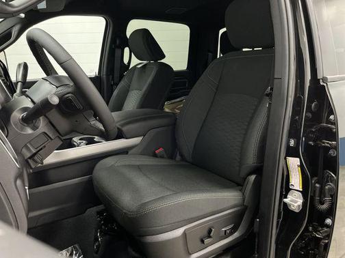 2025 RAM 2500 Lone Star Crew Cab 4x4 6'4' Box