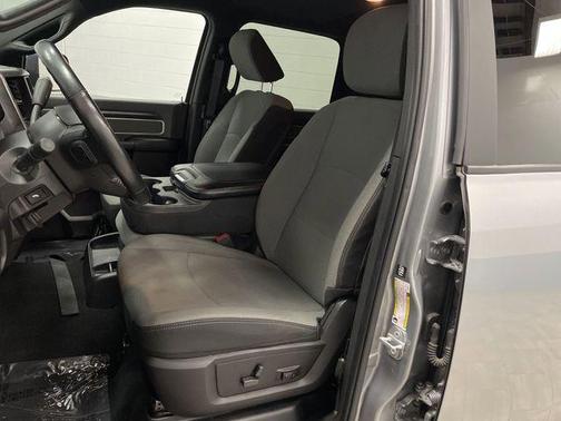 2022 RAM 2500 Big Horn Crew Cab 4x4 6'4' Box
