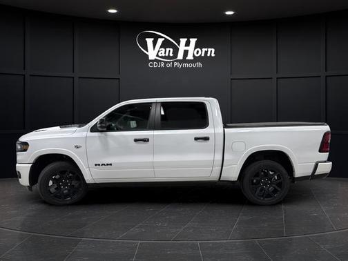Ivory White Tri-Coat Pearlcoat 2026 RAM 1500 Laramie